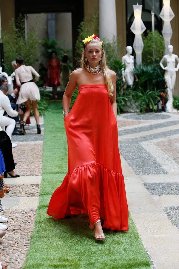 Pure coral silk dress, large ruffled band tied at the back with a bow
